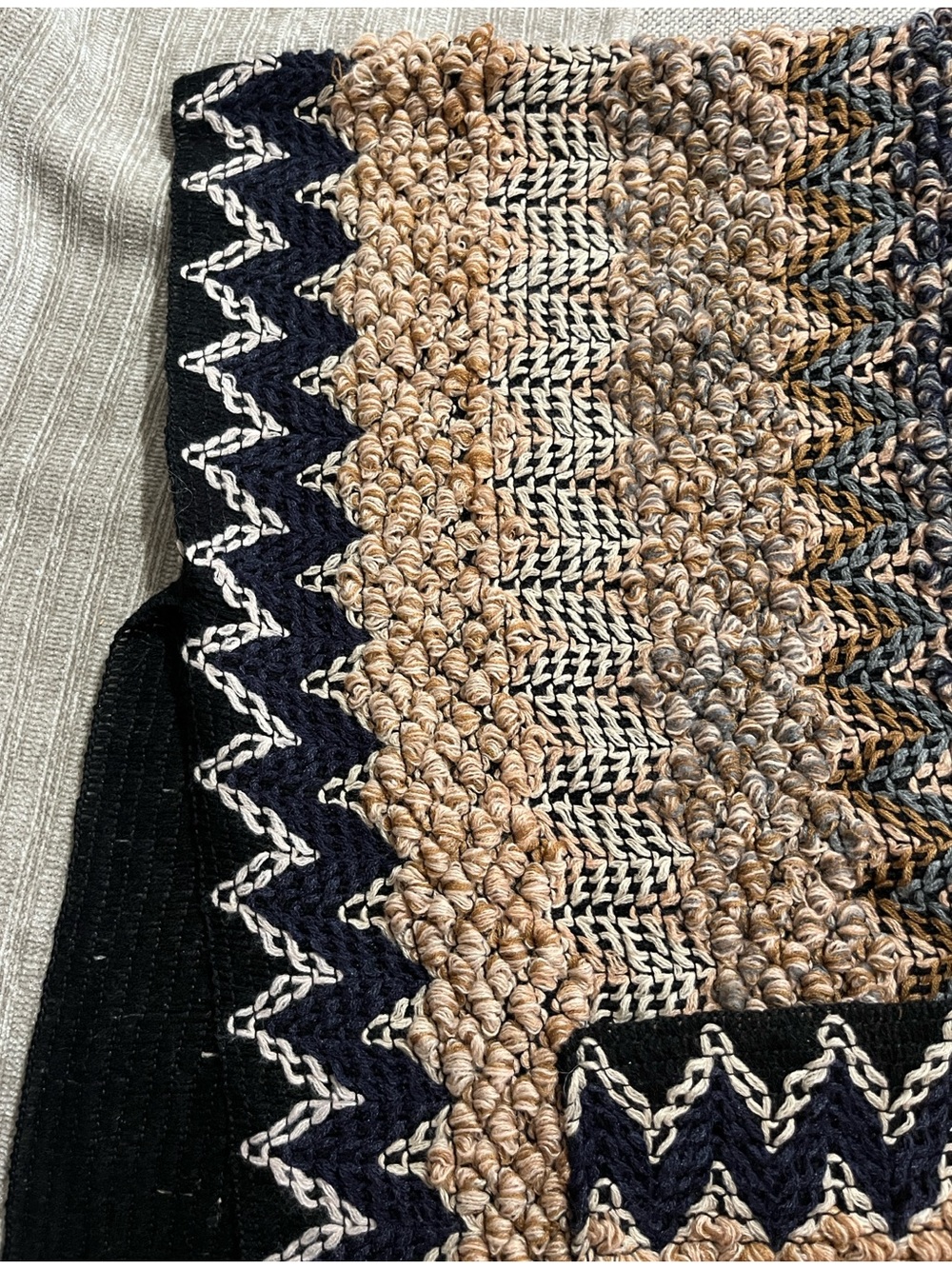 Angie Boucle Mosaic Knitted Chevron Shawl Tan Navy Black Poncho Pockets Boho - Picture 8 of 12